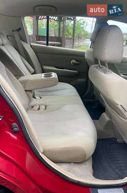 Хэтчбек Nissan TIIDA 2008 в 