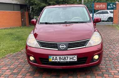 Хэтчбек Nissan TIIDA 2008 в 