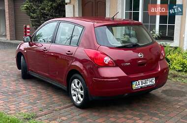 Хэтчбек Nissan TIIDA 2008 в 