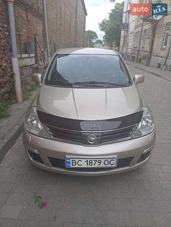 Хетчбек Nissan TIIDA 2010 в Львові
