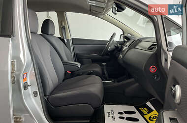 Хетчбек Nissan TIIDA 2010 в 