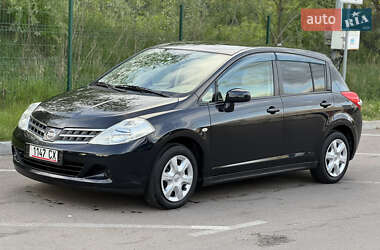 Хэтчбек Nissan TIIDA 2012 в 