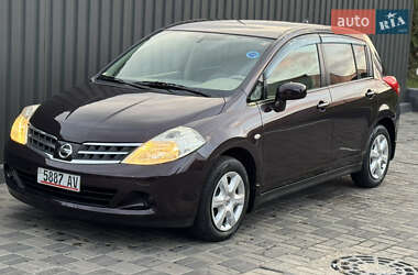 Хэтчбек Nissan TIIDA 2011 в Киеве