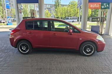 Хетчбек Nissan TIIDA 2010 в 