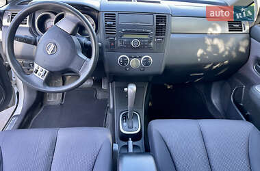 Хэтчбек Nissan TIIDA 2008 в 