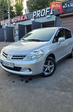 Хэтчбек Nissan TIIDA 2010 в Одессе