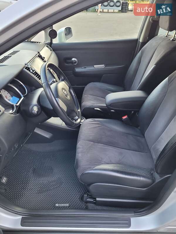 Хэтчбек Nissan TIIDA 2010 в Одессе