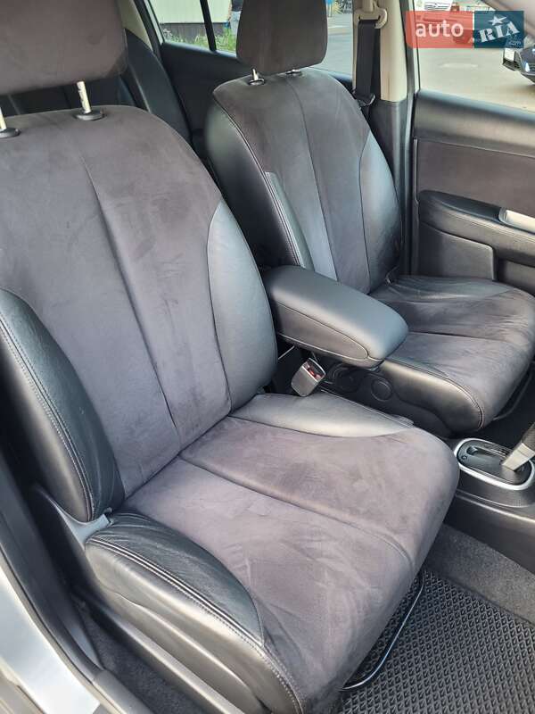 Хэтчбек Nissan TIIDA 2010 в Одессе