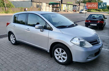 Хэтчбек Nissan TIIDA 2010 в Жовкве
