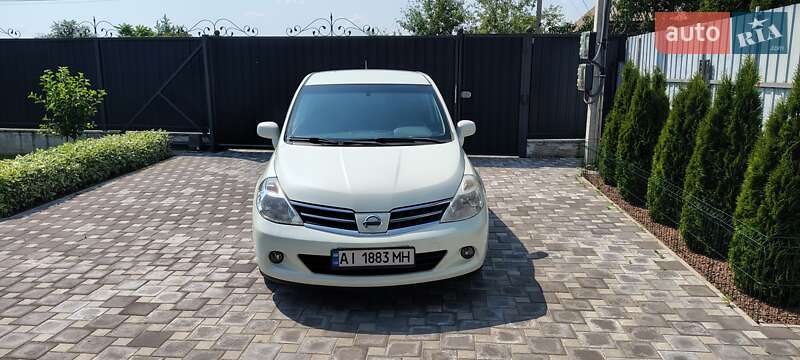Хэтчбек Nissan TIIDA 2011 в Броварах