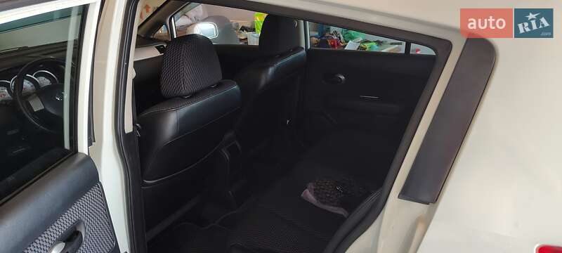 Хэтчбек Nissan TIIDA 2011 в Броварах