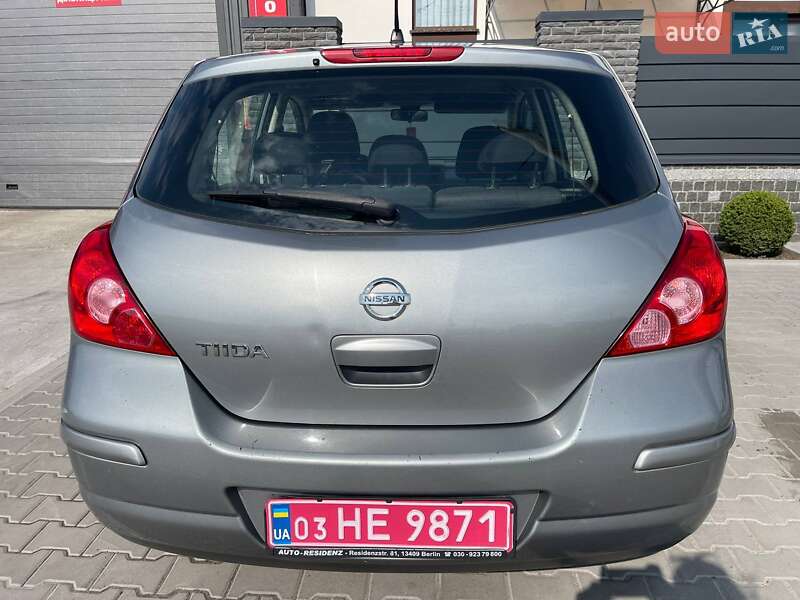 Хетчбек Nissan TIIDA 2009 в Рокитному