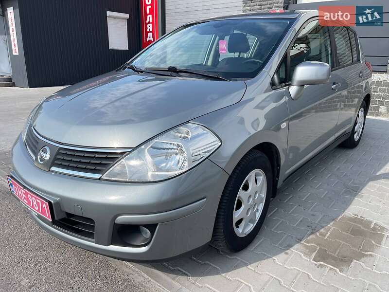 Хетчбек Nissan TIIDA 2009 в Рокитному
