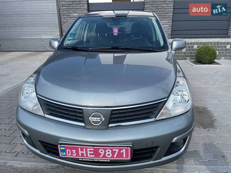 Хетчбек Nissan TIIDA 2009 в Рокитному
