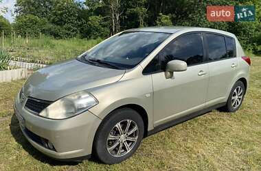 Хэтчбек Nissan TIIDA 2006 в Киеве