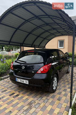 Хэтчбек Nissan TIIDA 2008 в Киеве