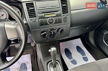 Хэтчбек Nissan TIIDA 2008 в 