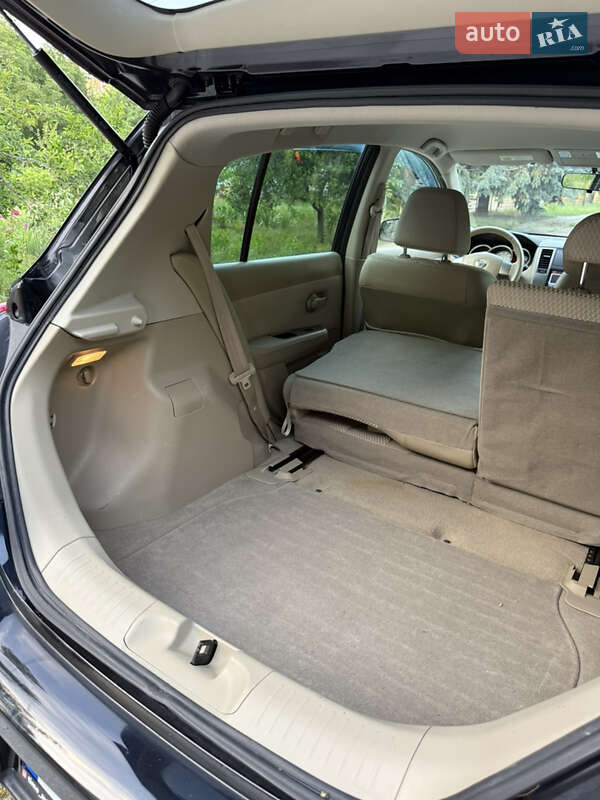 Хетчбек Nissan TIIDA 2011 в Одесі