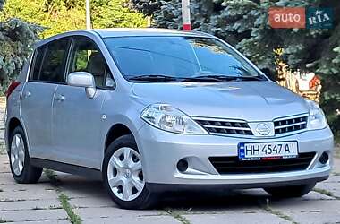 Хэтчбек Nissan TIIDA 2010 в Одессе