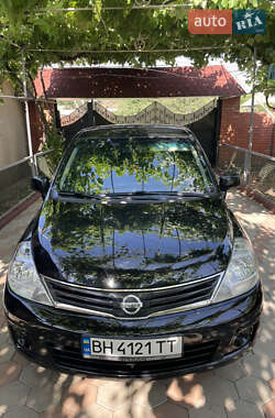Хэтчбек Nissan TIIDA 2011 в Одессе