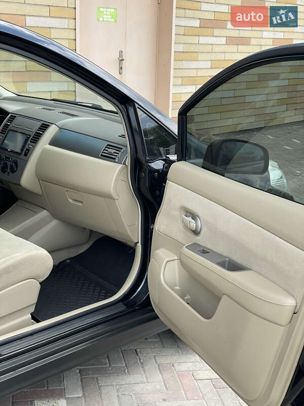 Хэтчбек Nissan TIIDA 2008 в Харькове