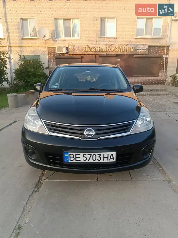 Nissan TIIDA 2010