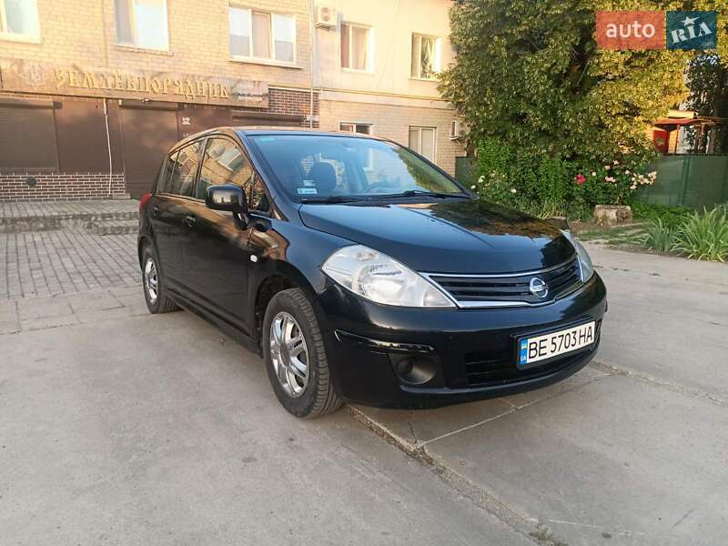 Седан Nissan TIIDA 2010 в Новом Буге