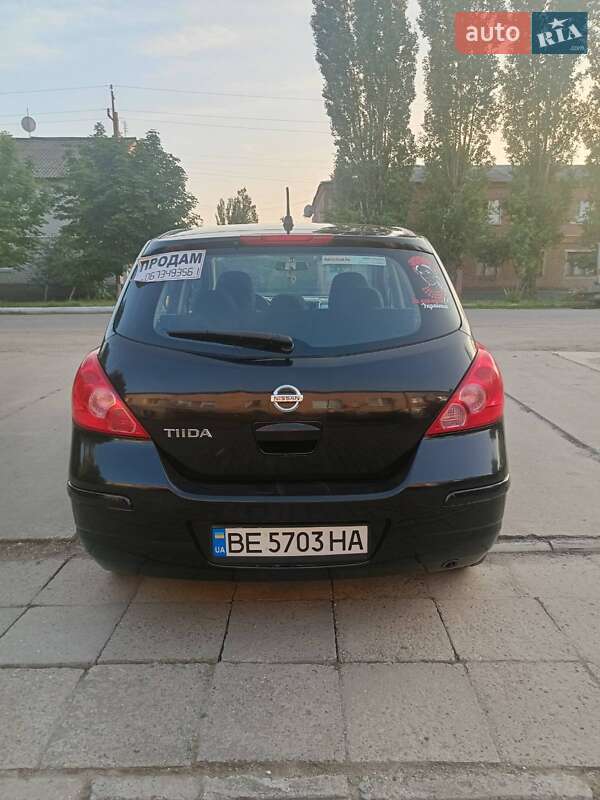 Седан Nissan TIIDA 2010 в Новом Буге