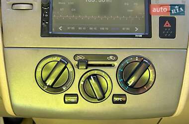Седан Nissan TIIDA 2008 в 