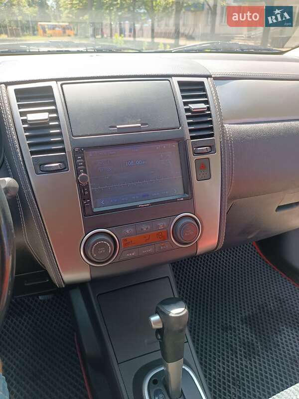 Хетчбек Nissan TIIDA 2010 в Києві