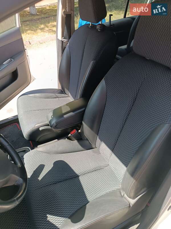 Хетчбек Nissan TIIDA 2010 в Києві