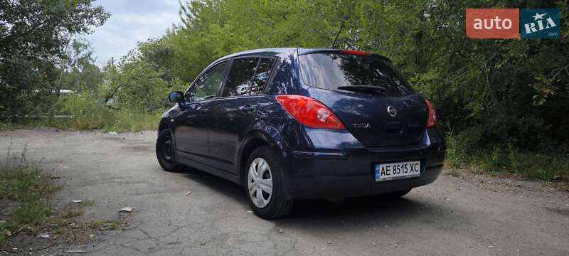 Хэтчбек Nissan TIIDA 2008 в Днепре