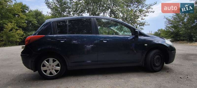 Хэтчбек Nissan TIIDA 2008 в Днепре