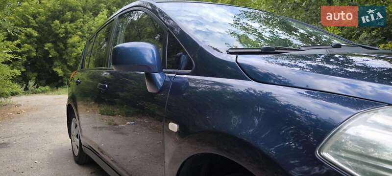 Хэтчбек Nissan TIIDA 2008 в Днепре