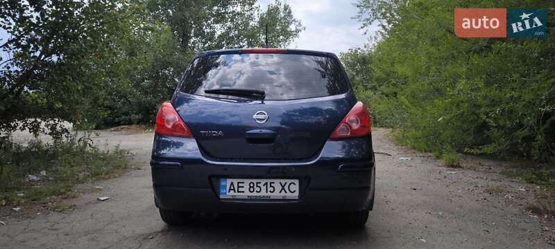 Хэтчбек Nissan TIIDA 2008 в Днепре