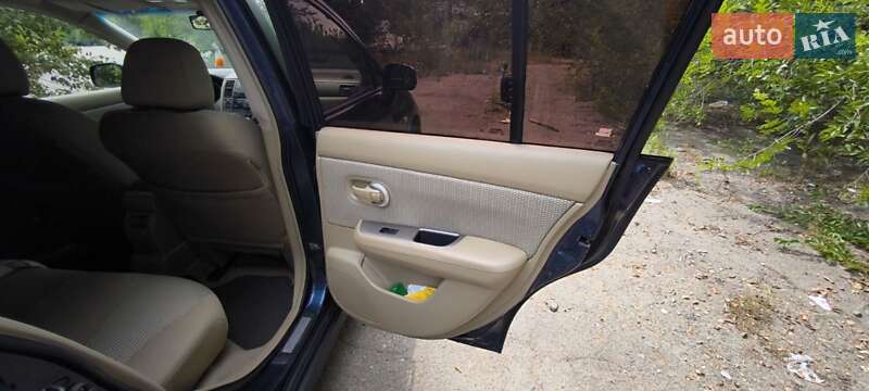 Хэтчбек Nissan TIIDA 2008 в Днепре