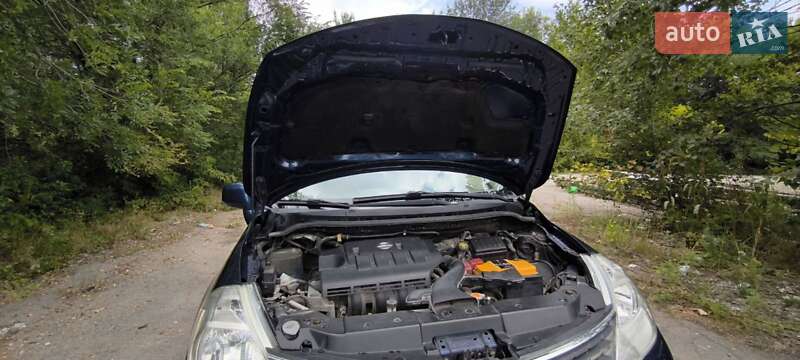 Хэтчбек Nissan TIIDA 2008 в Днепре