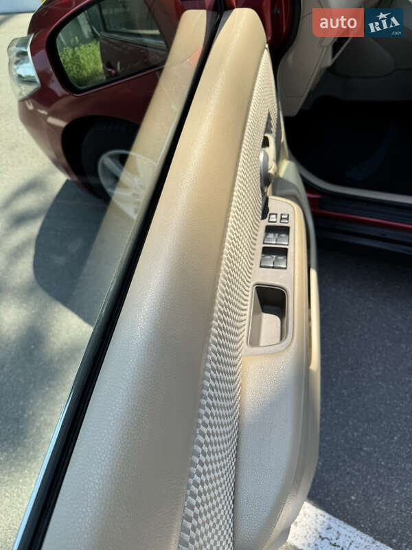 Седан Nissan TIIDA 2008 в Києві