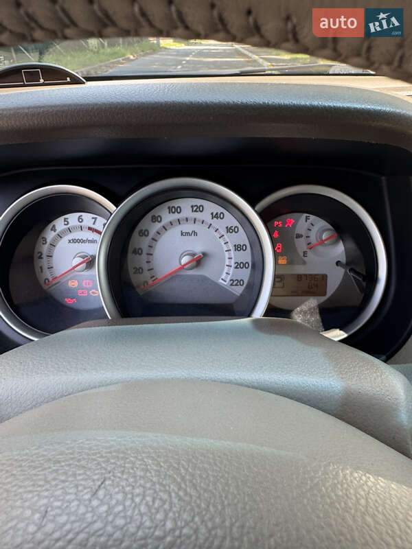 Седан Nissan TIIDA 2008 в Києві