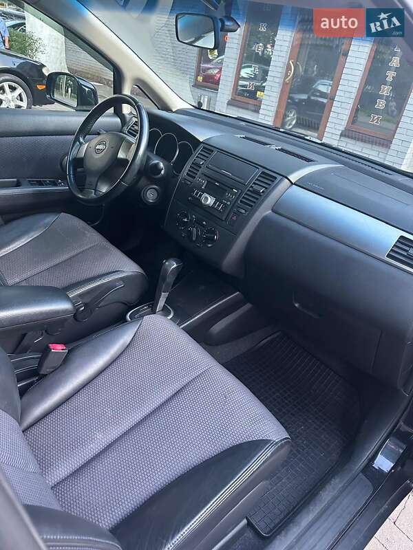 Хетчбек Nissan TIIDA 2008 в 