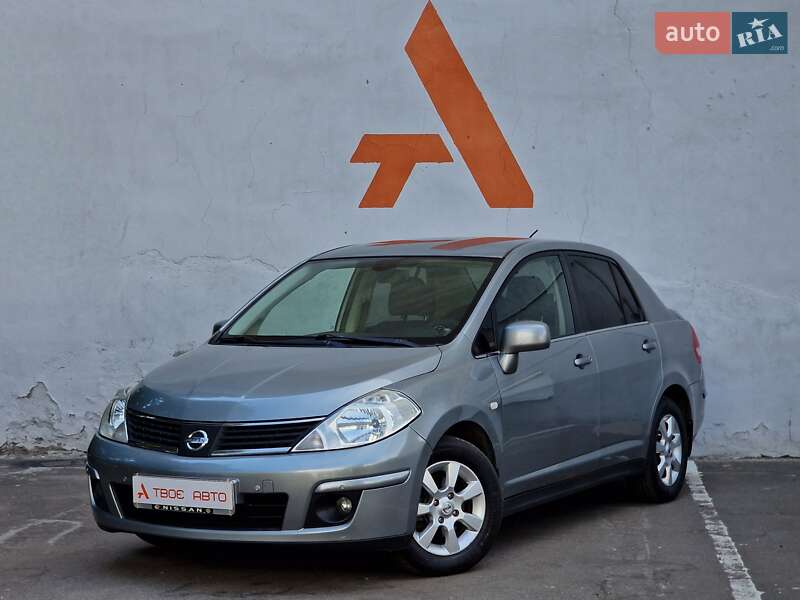 Nissan TIIDA 2008