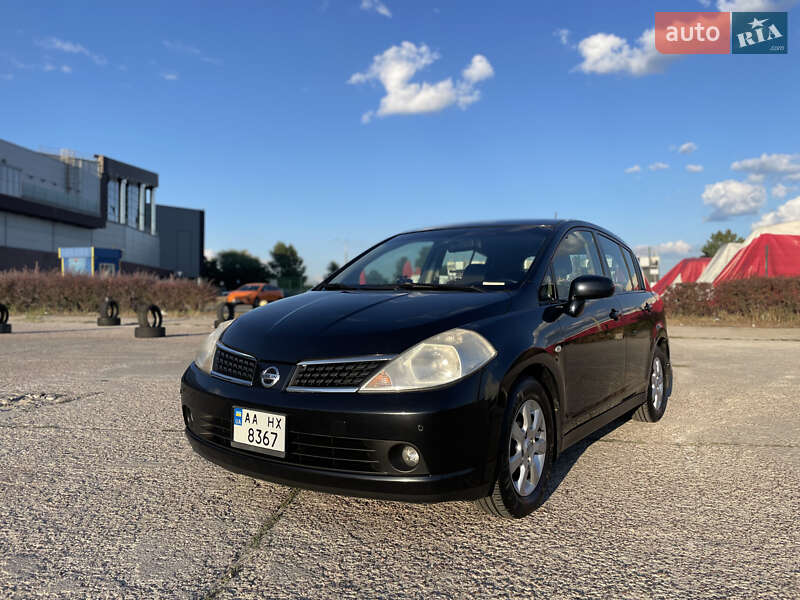 Хэтчбек Nissan TIIDA 2008 в Киеве