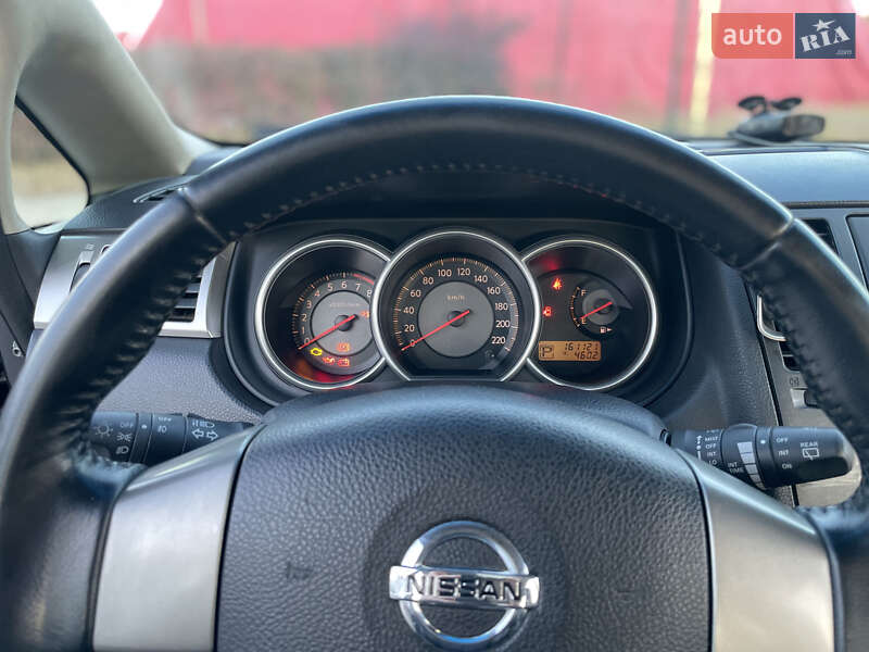 Хэтчбек Nissan TIIDA 2008 в Киеве