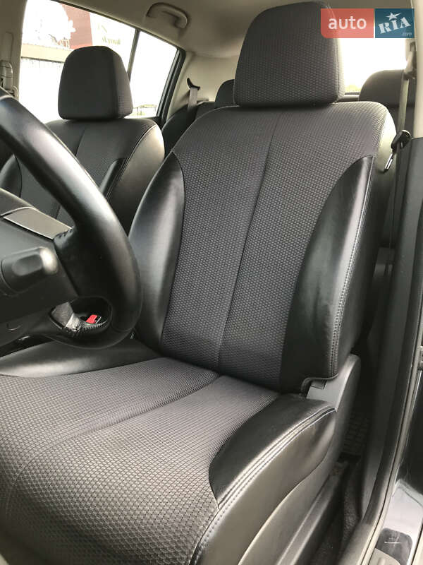 Хэтчбек Nissan TIIDA 2008 в Киеве
