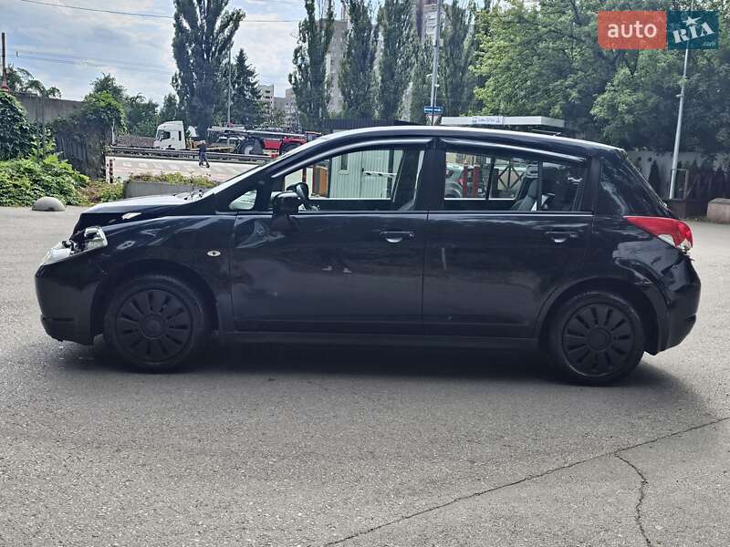 Хэтчбек Nissan TIIDA 2007 в Киеве