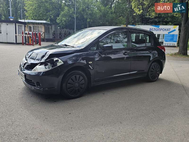 Хэтчбек Nissan TIIDA 2007 в Киеве