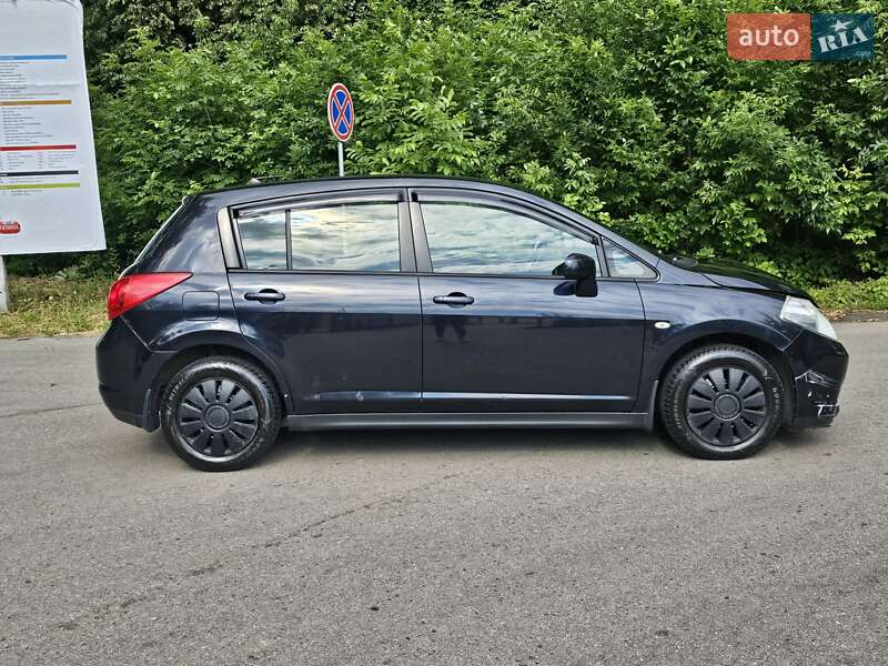 Хэтчбек Nissan TIIDA 2007 в Киеве