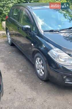 Хэтчбек Nissan TIIDA 2009 в Львове