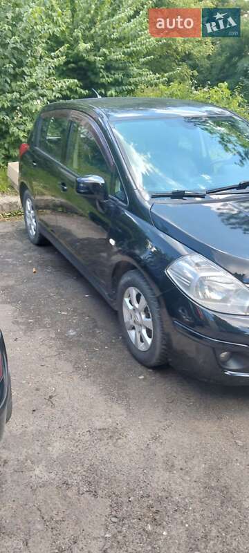 Nissan TIIDA 2009