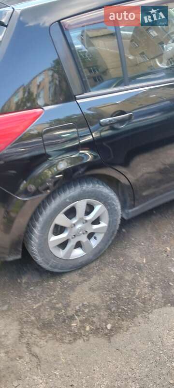 Хэтчбек Nissan TIIDA 2009 в Львове